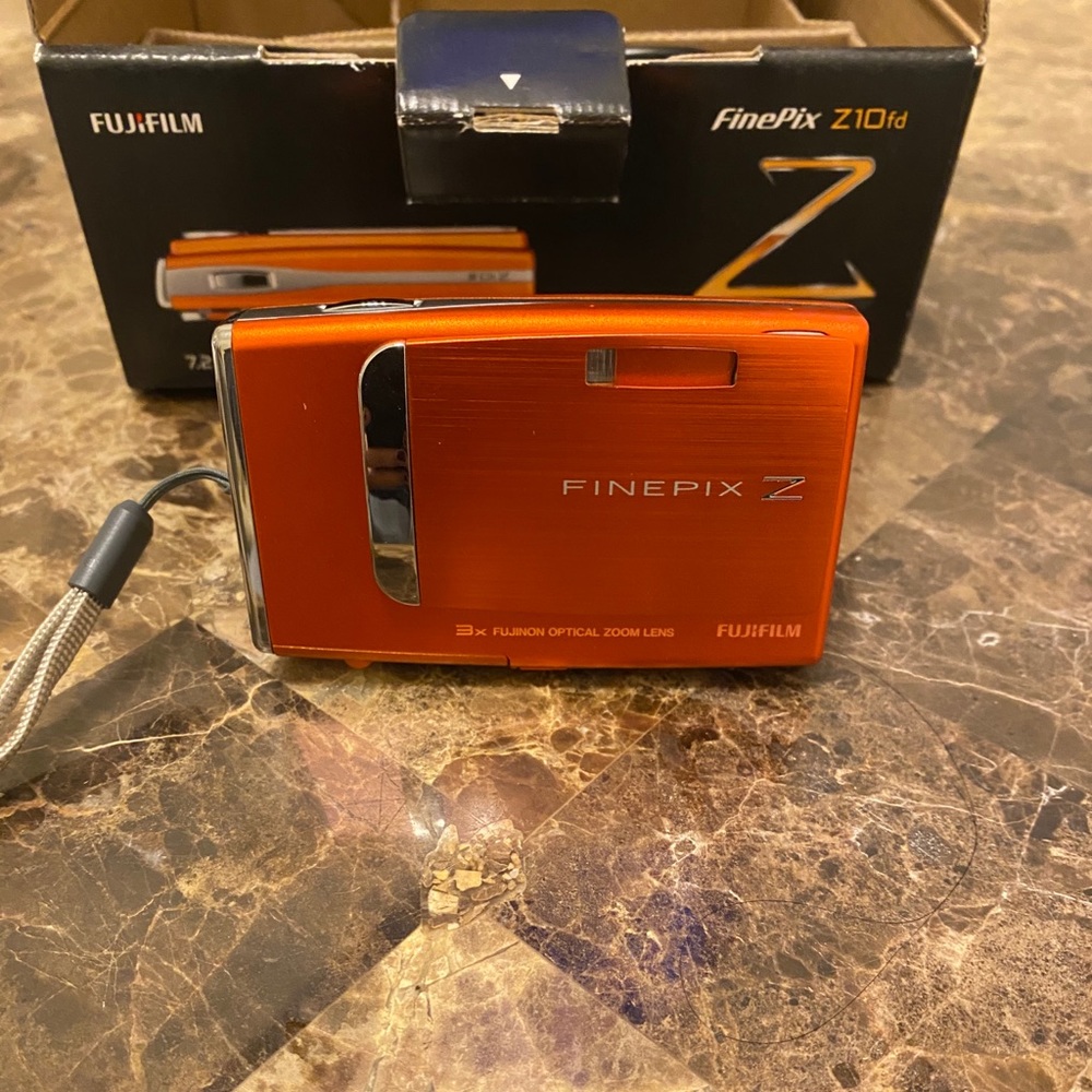 Fuji film Fine Pix Z10fd